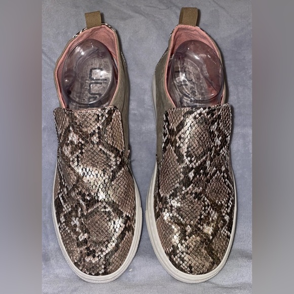Hey Dude Women Peyton Brown Metallic Snake Print Slip On Booties Comfort Casual - Picture 4 of 11